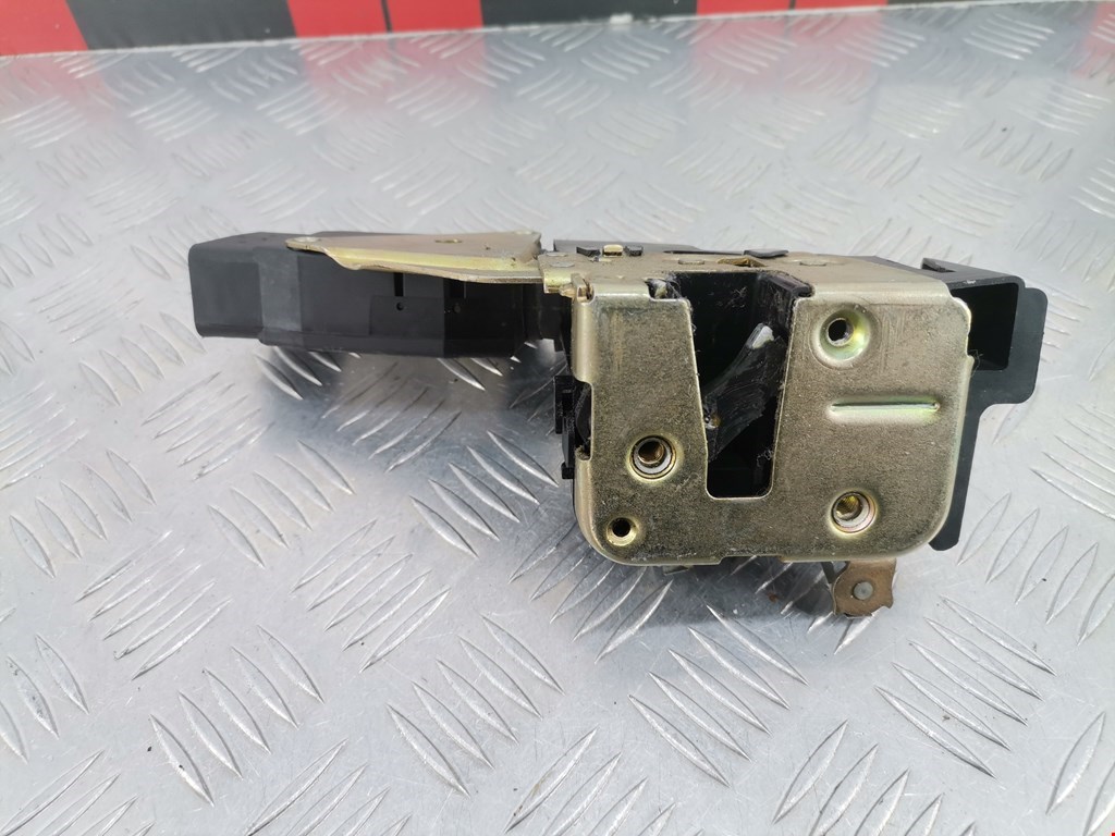 Замок двери передней правой MITSUBISHI Space Star 1999-2006