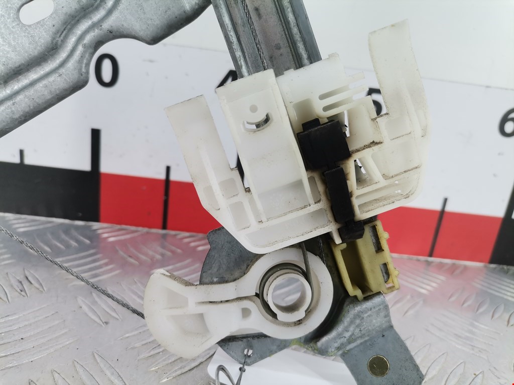 Стеклоподъемник задний левый CITROEN Xsara 1997-2000