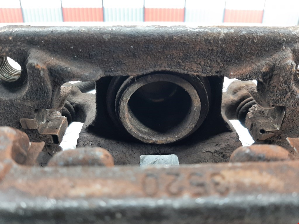 Суппорт задний правый RENAULT Koleos HY 2008-2016