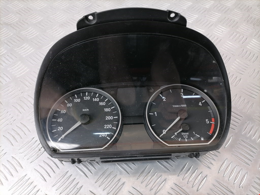 Панель приборов (щиток) BMW 1er E81\E87 2004-2011