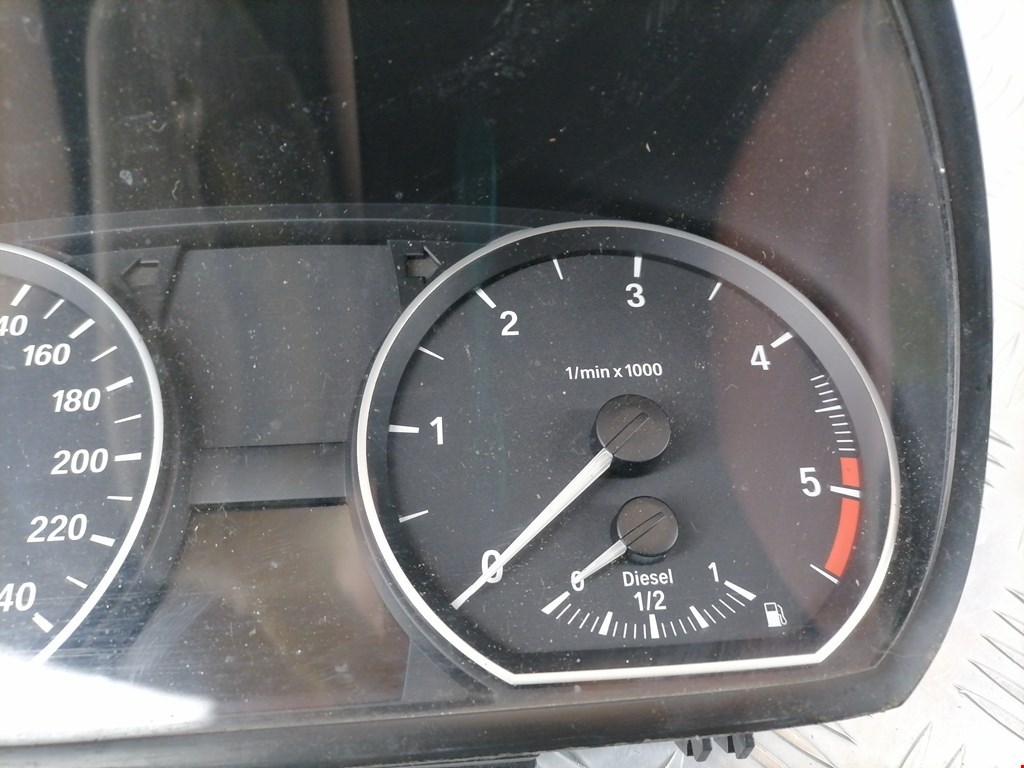 Панель приборов (щиток) BMW 1er E81\E87 2004-2011