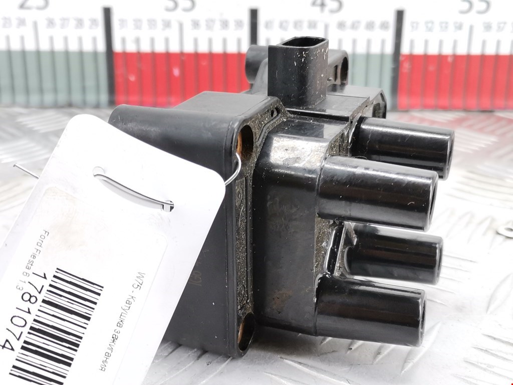 Катушка зажигания FORD Fiesta 2008-2012