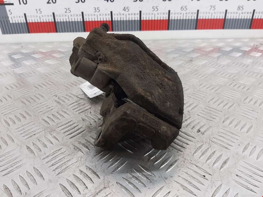 Суппорт передний правый AUDI A4 B6 2001-2005