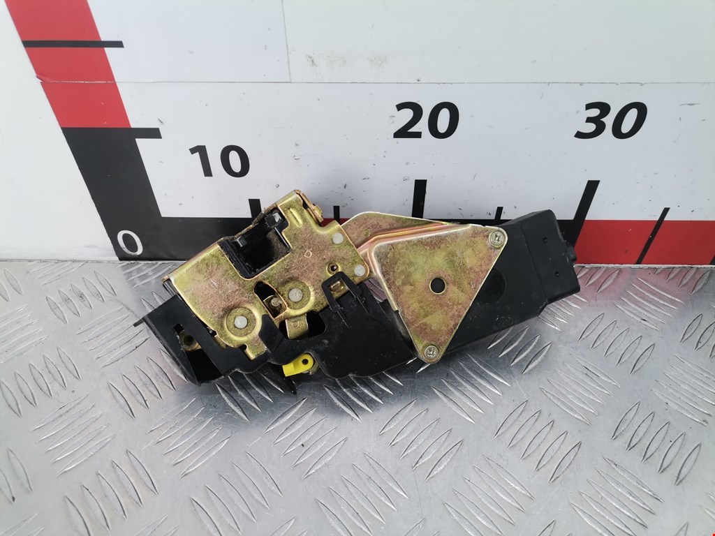 Замок двери передней правой MITSUBISHI Space Star 1999-2006