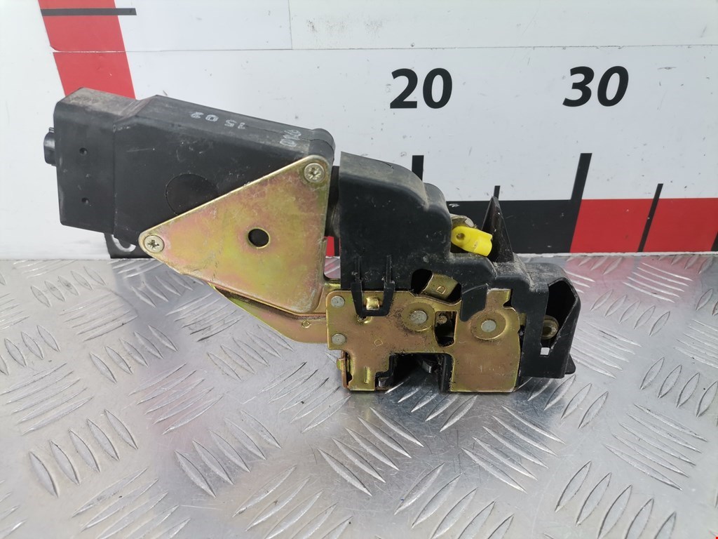 Замок двери передней правой MITSUBISHI Space Star 1999-2006