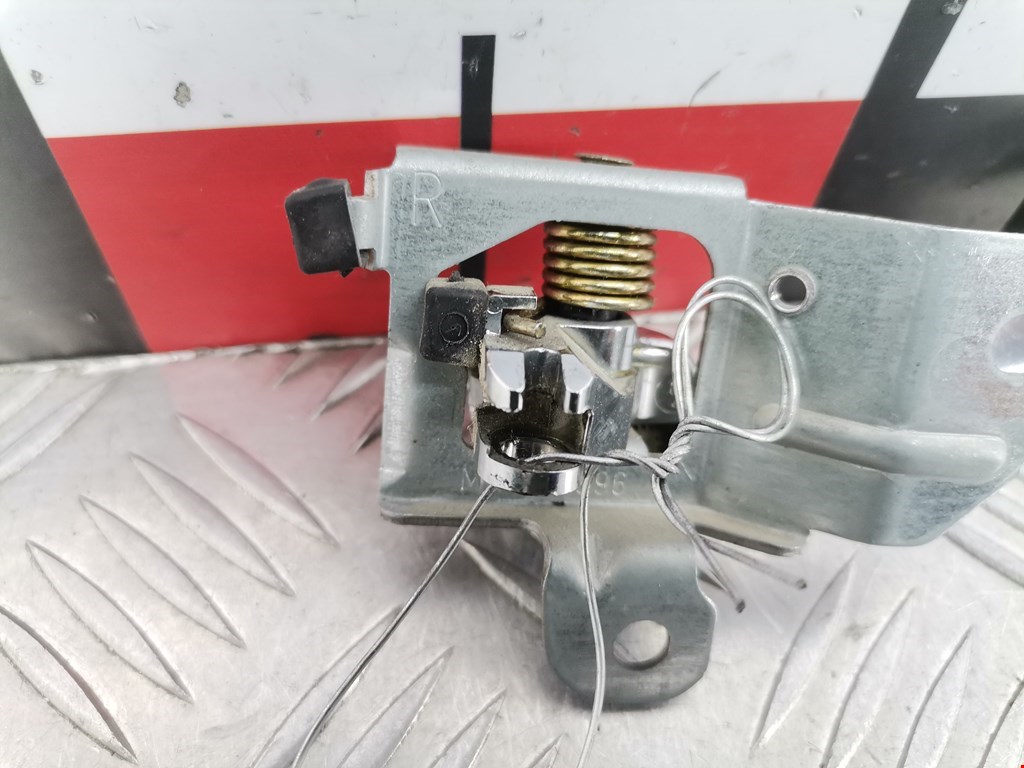 Ручка дверная передняя внутренняя левая MITSUBISHI Space Star 1999-2006