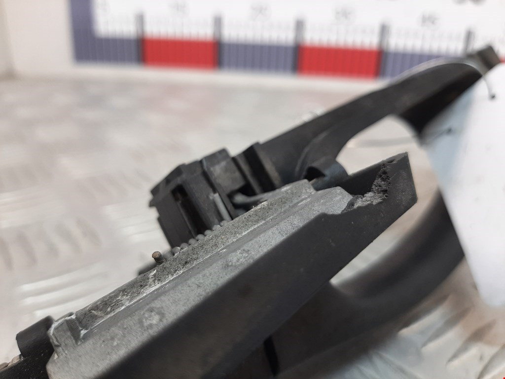 Ручка двери задней наружная правая FORD Fiesta 2001-2008