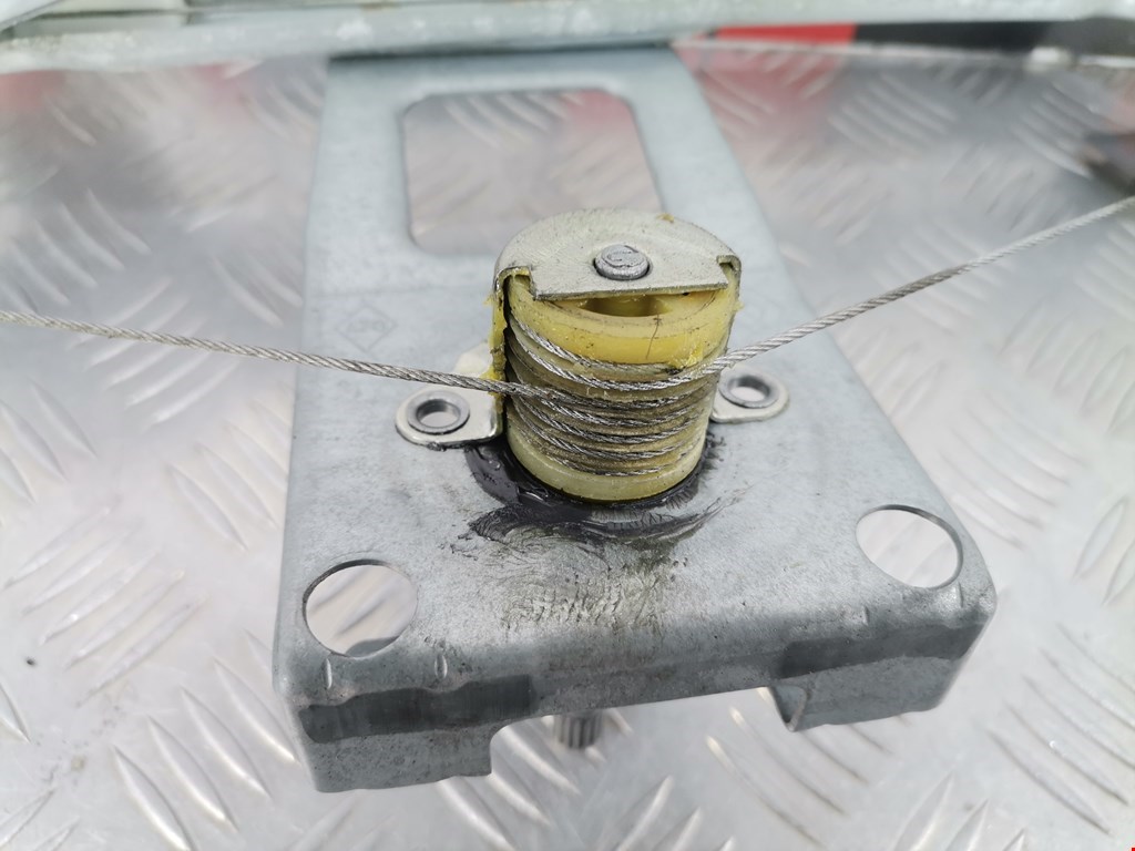 Стеклоподъемник передний правый RENAULT Sandero 2009-2014