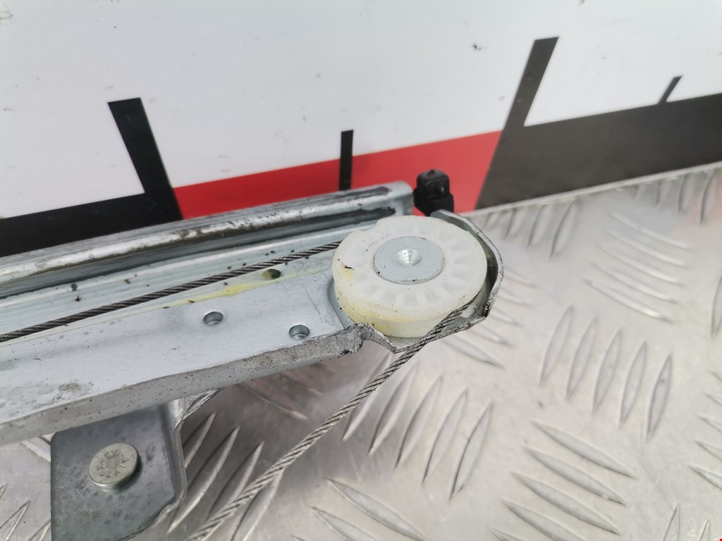 Стеклоподъемник передний правый RENAULT Sandero 2009-2014