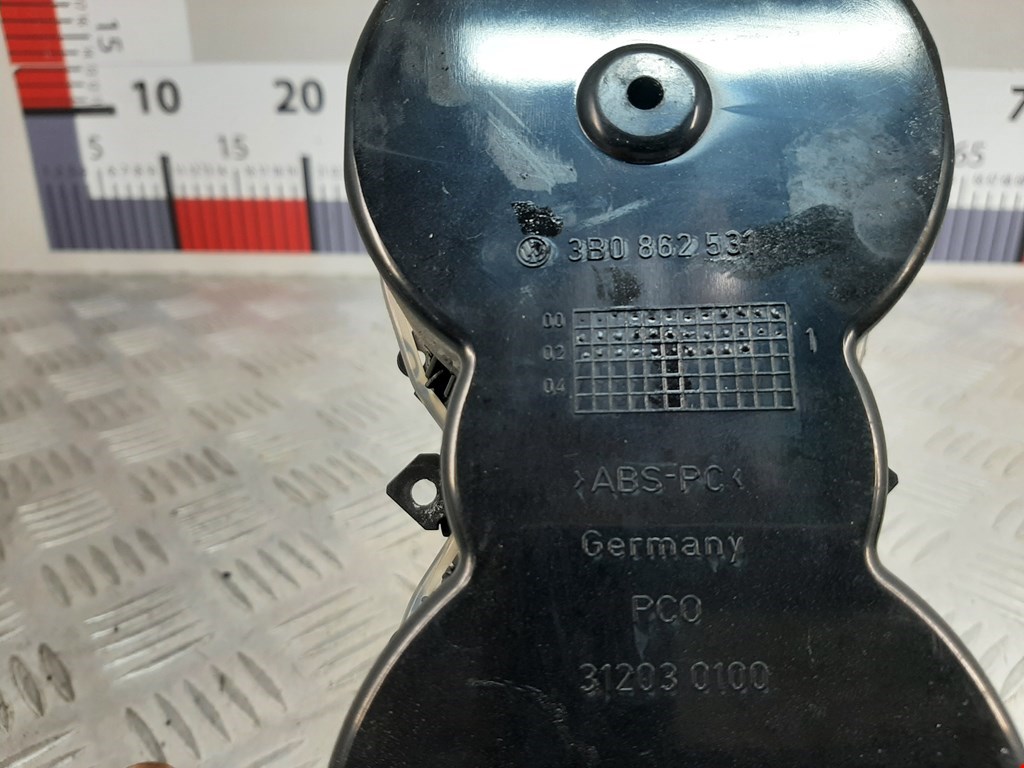 Подстаканник VOLKSWAGEN Passat B5 1997-2005