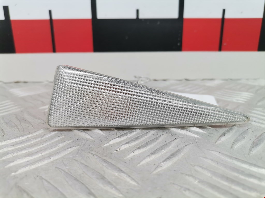 Повторитель указателя поворота правый Renault Scenic 2 (2003-2009)