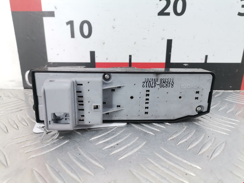 Блок управления стеклоподъемниками TOYOTA Prius II XW20 2003-2012