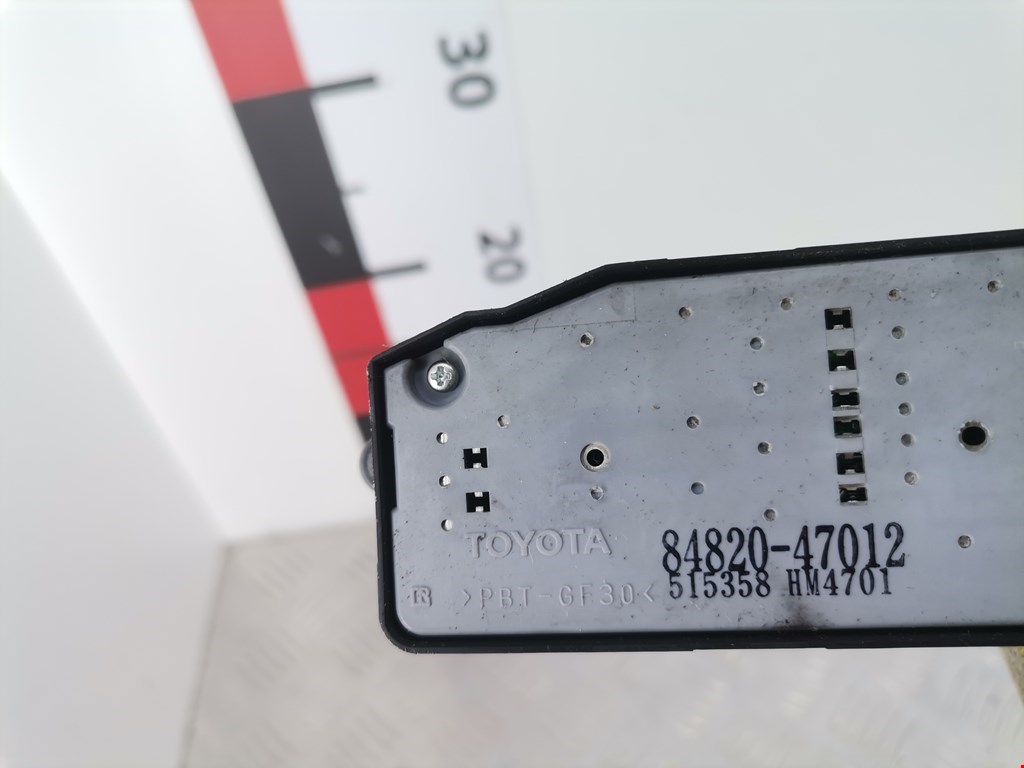 Блок управления стеклоподъемниками TOYOTA Prius II XW20 2003-2012