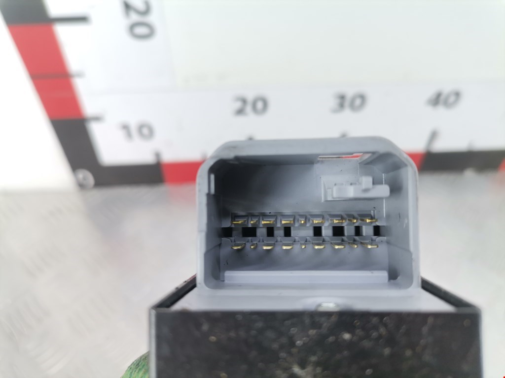 Блок управления стеклоподъемниками TOYOTA Prius II XW20 2003-2012