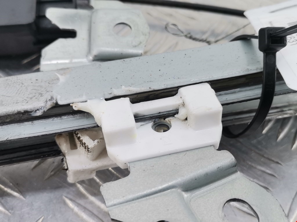 Стеклоподъемник передний правый RENAULT Koleos HY 2008-2016