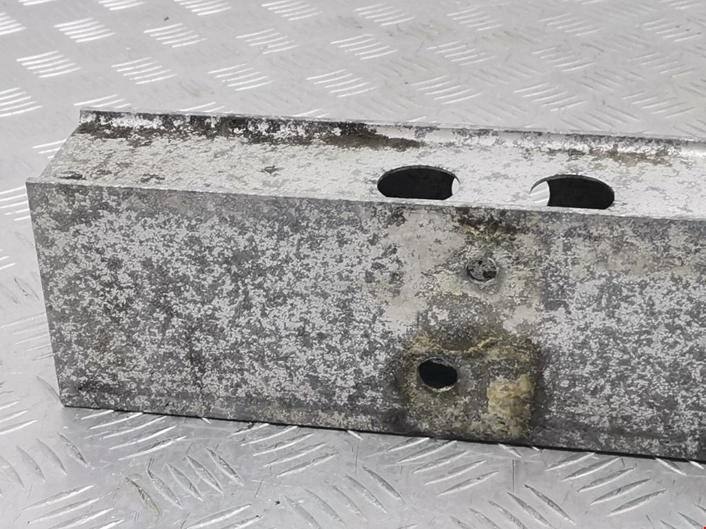 Усилитель заднего бампера (задний) TOYOTA Prius II XW20 2003-2012