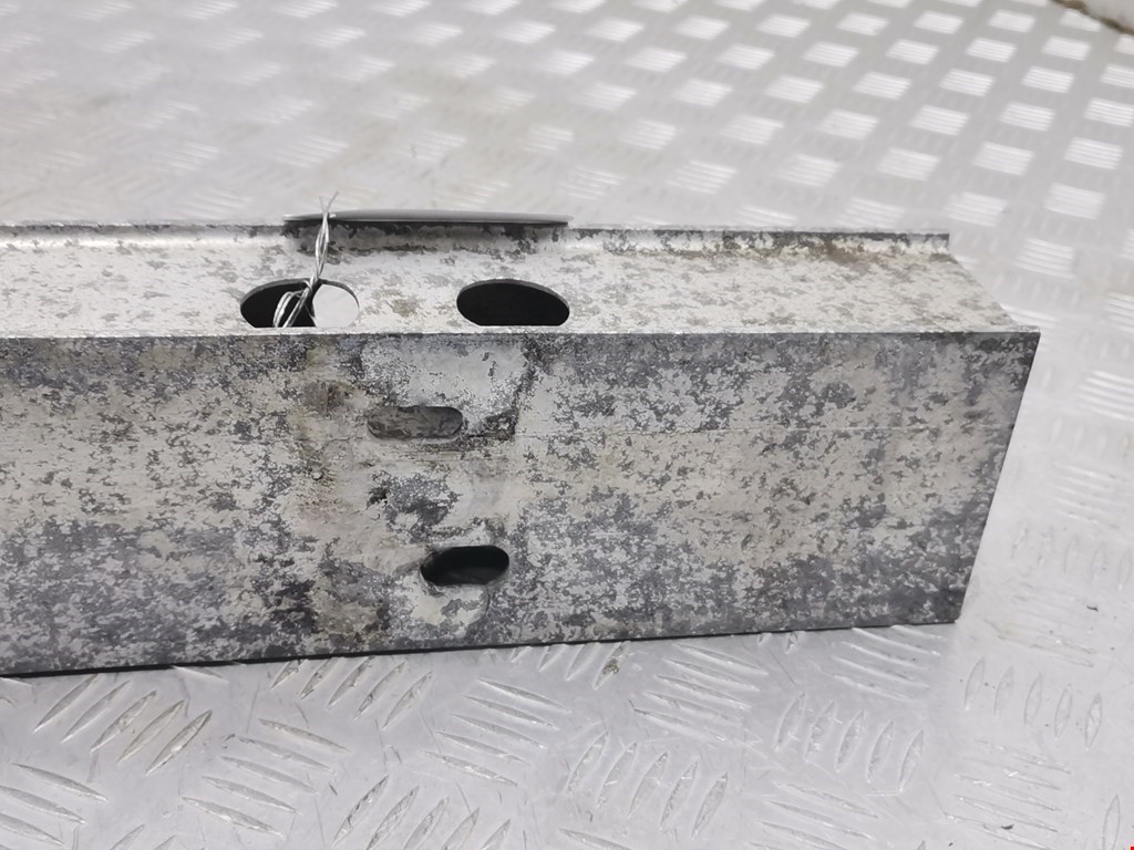 Усилитель заднего бампера (задний) TOYOTA Prius II XW20 2003-2012