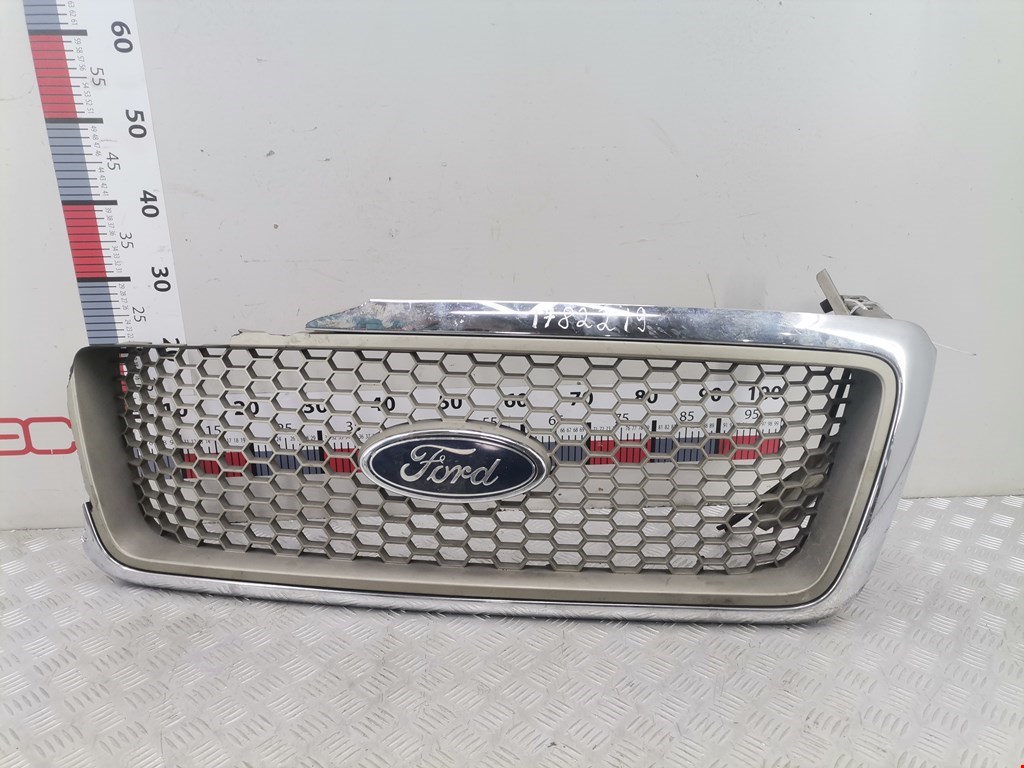 Решетка радиатора FORD F-150 2004-2008