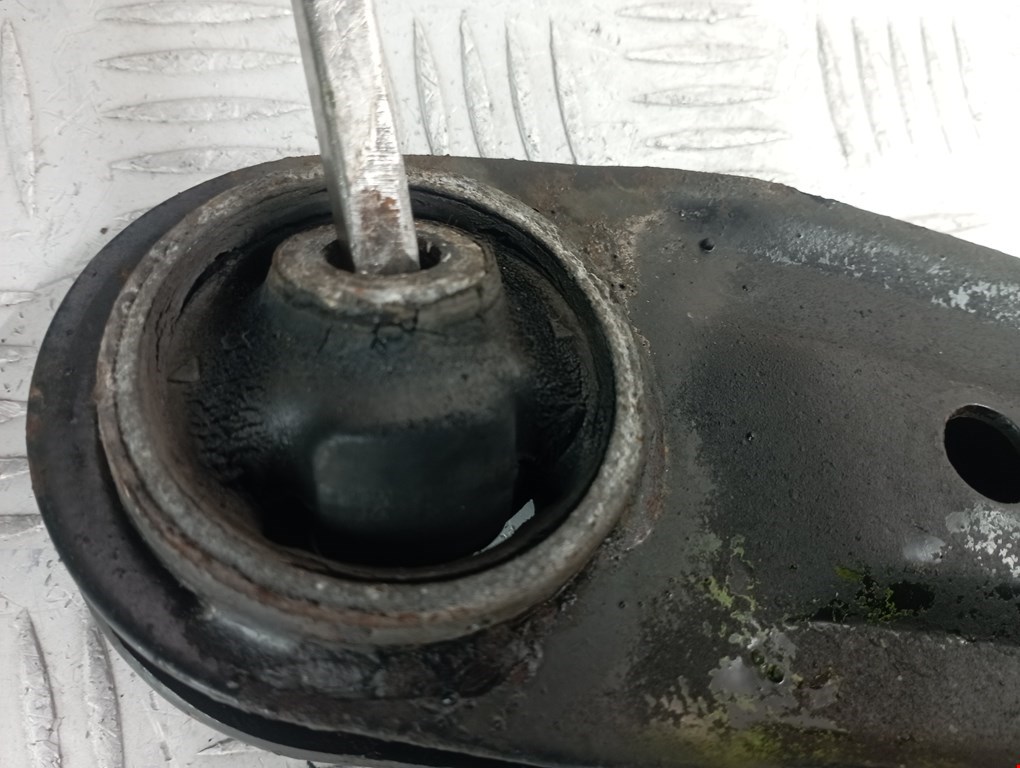 Рычаг передний левый VOLKSWAGEN Golf III 1991-1997