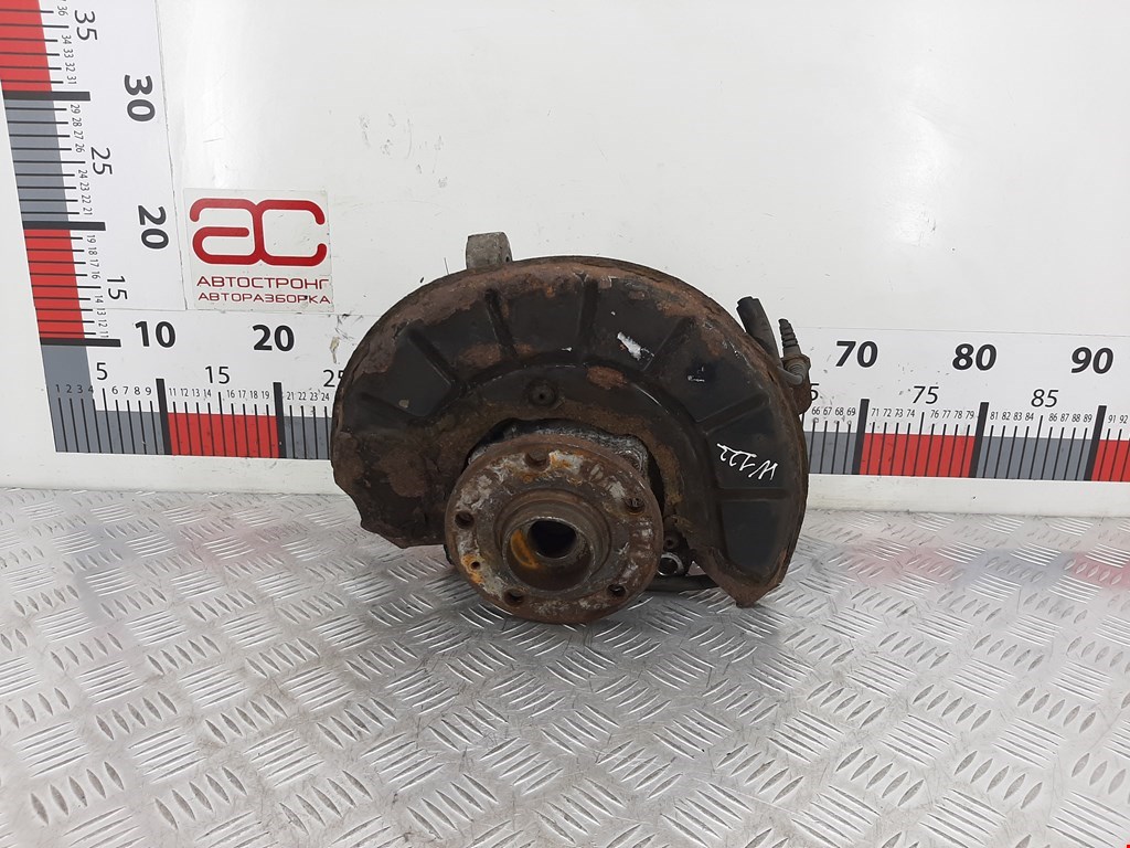Ступица передняя правая VOLKSWAGEN Passat B6 2005-2011