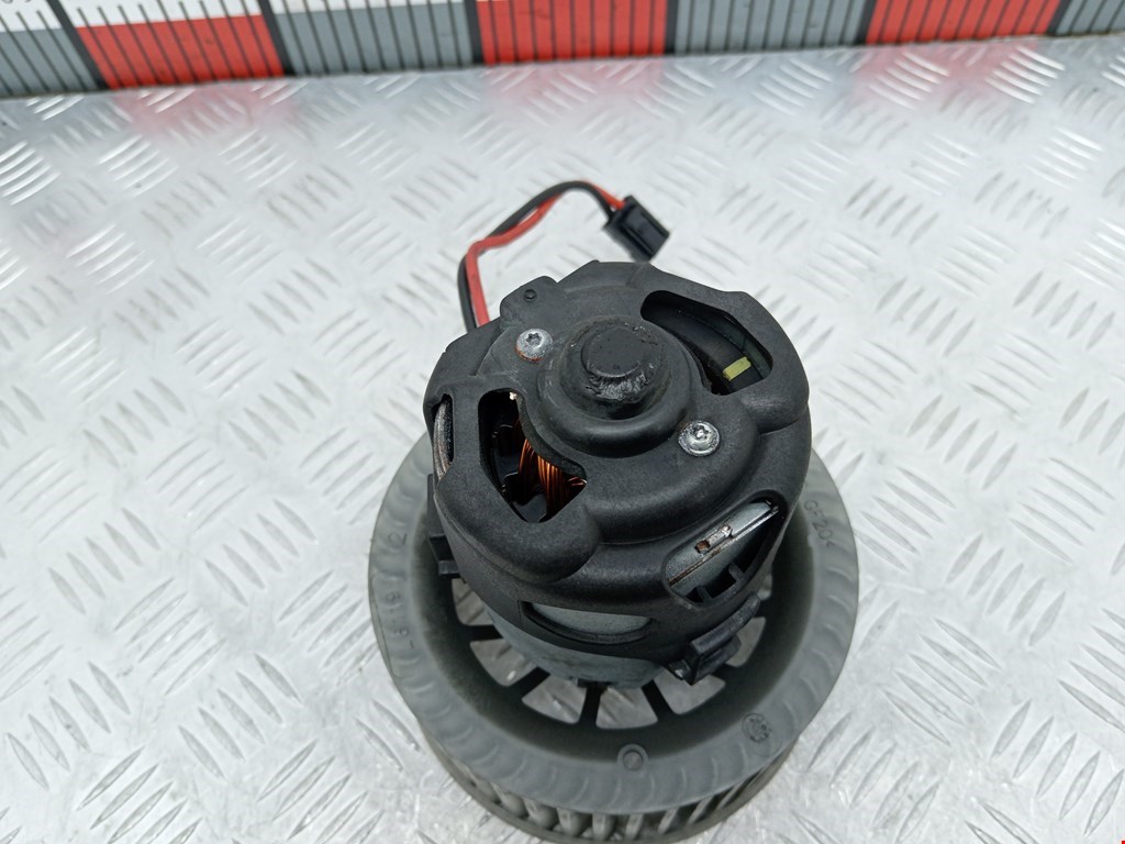 Моторчик (мотор) отопителя салона BMW 5er 5 серия F10/F11/F07 2009-2017