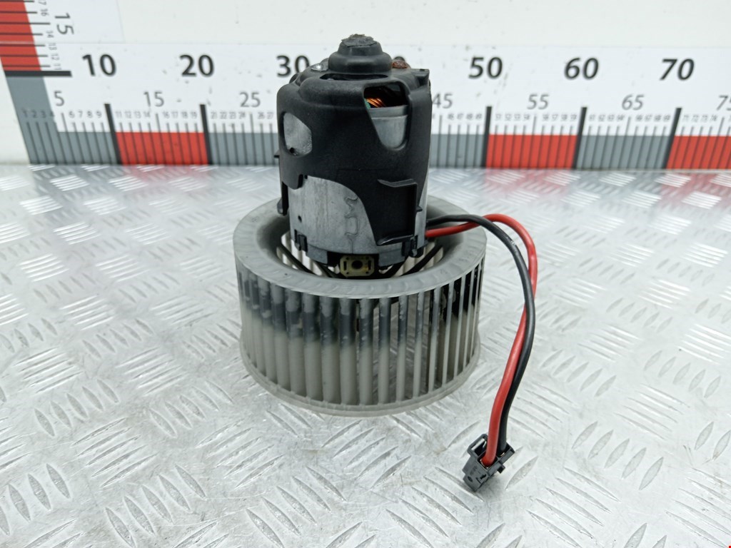 Моторчик (мотор) отопителя салона BMW 5er 5 серия F10/F11/F07 2009-2017