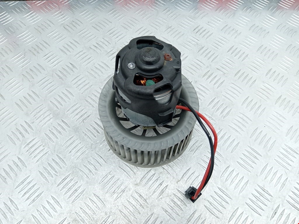 Моторчик (мотор) отопителя салона BMW 5er 5 серия F10/F11/F07 2009-2017