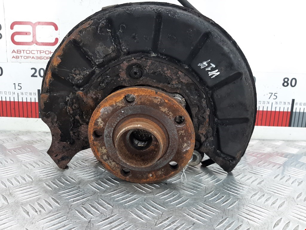 Ступица передняя правая VOLKSWAGEN Passat B6 2005-2011