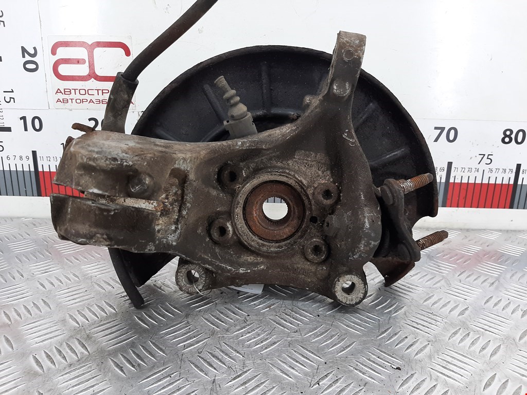 Ступица передняя правая VOLKSWAGEN Passat B6 2005-2011