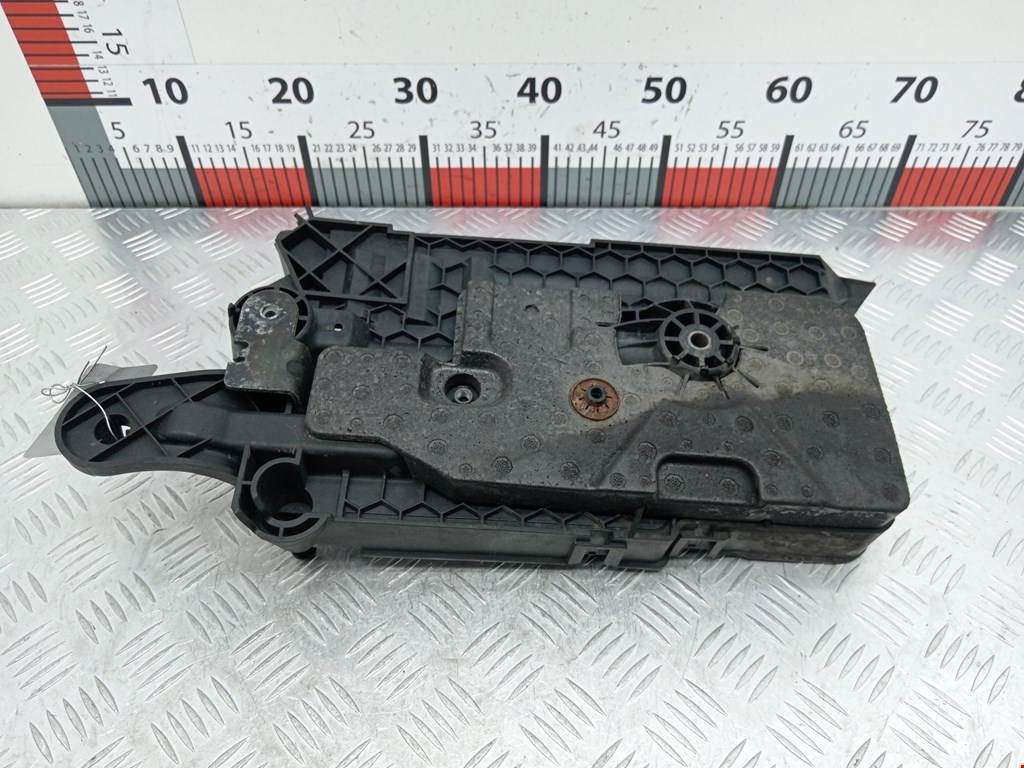 Крепление АКБ (корпус/подставка) SKODA Octavia A7 2013-2020