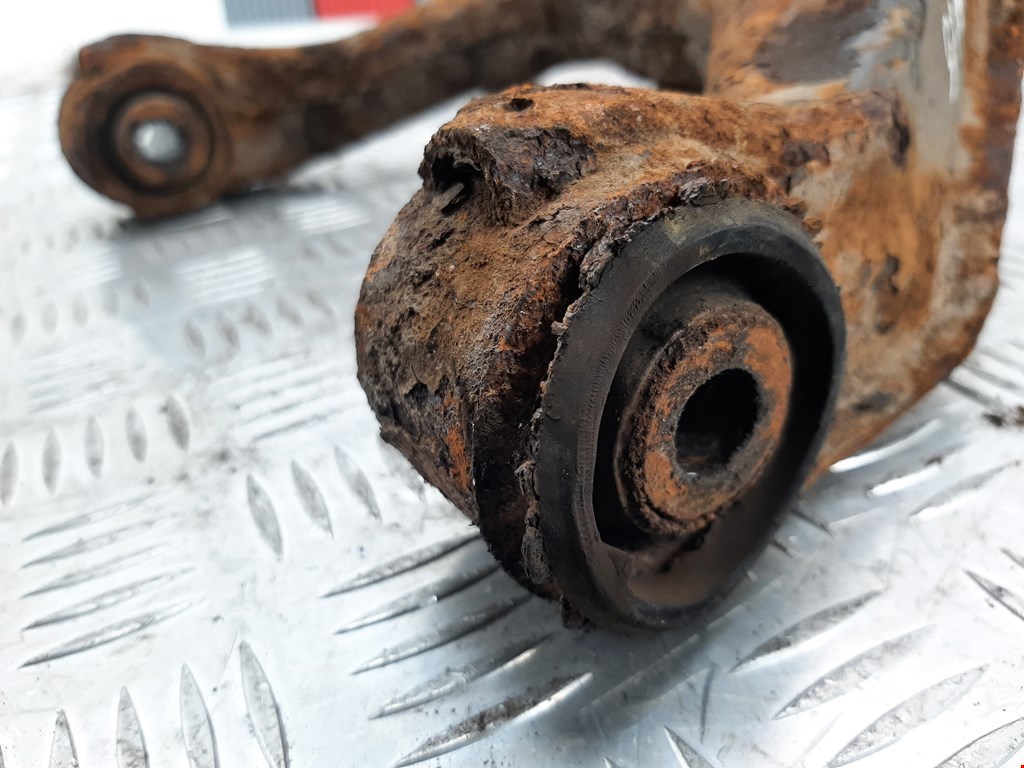 Рычаг передний левый MITSUBISHI L200 KB 2006-2015