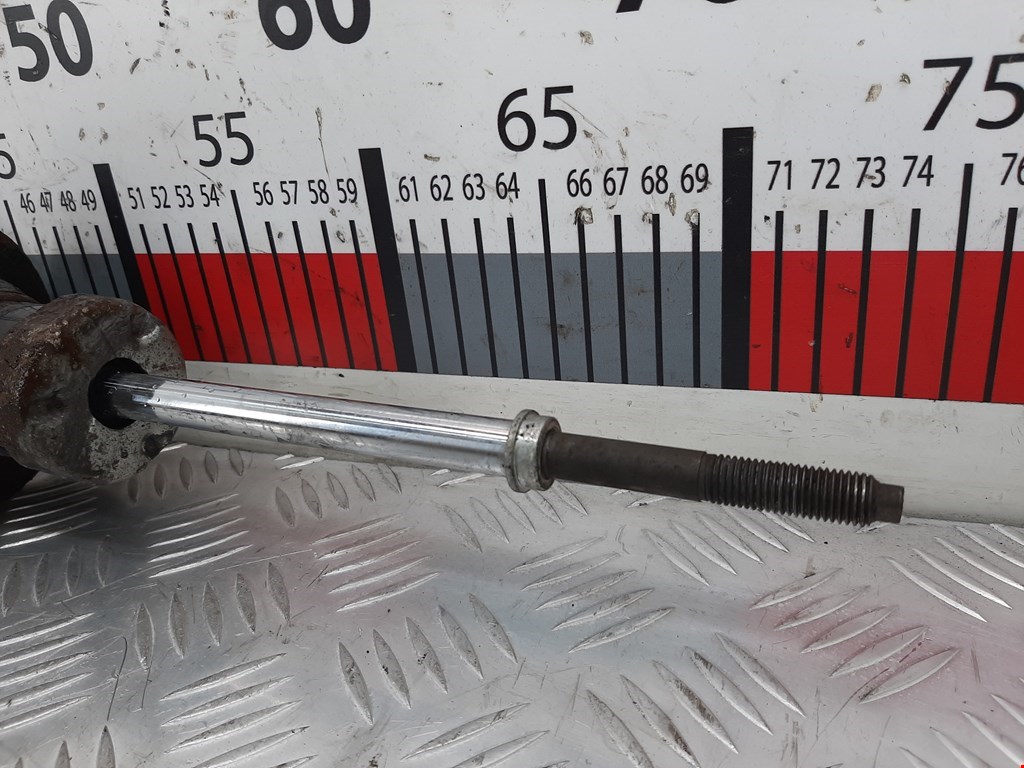 Амортизатор передний левый MITSUBISHI L200 KB 2006-2015