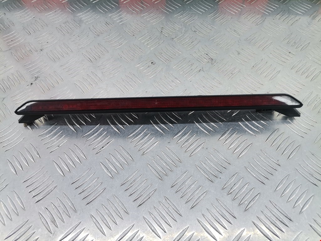 Фонарь дополнительный тормозной (стоп-сигнал) Volkswagen Passat 5 GP (2000-2005)