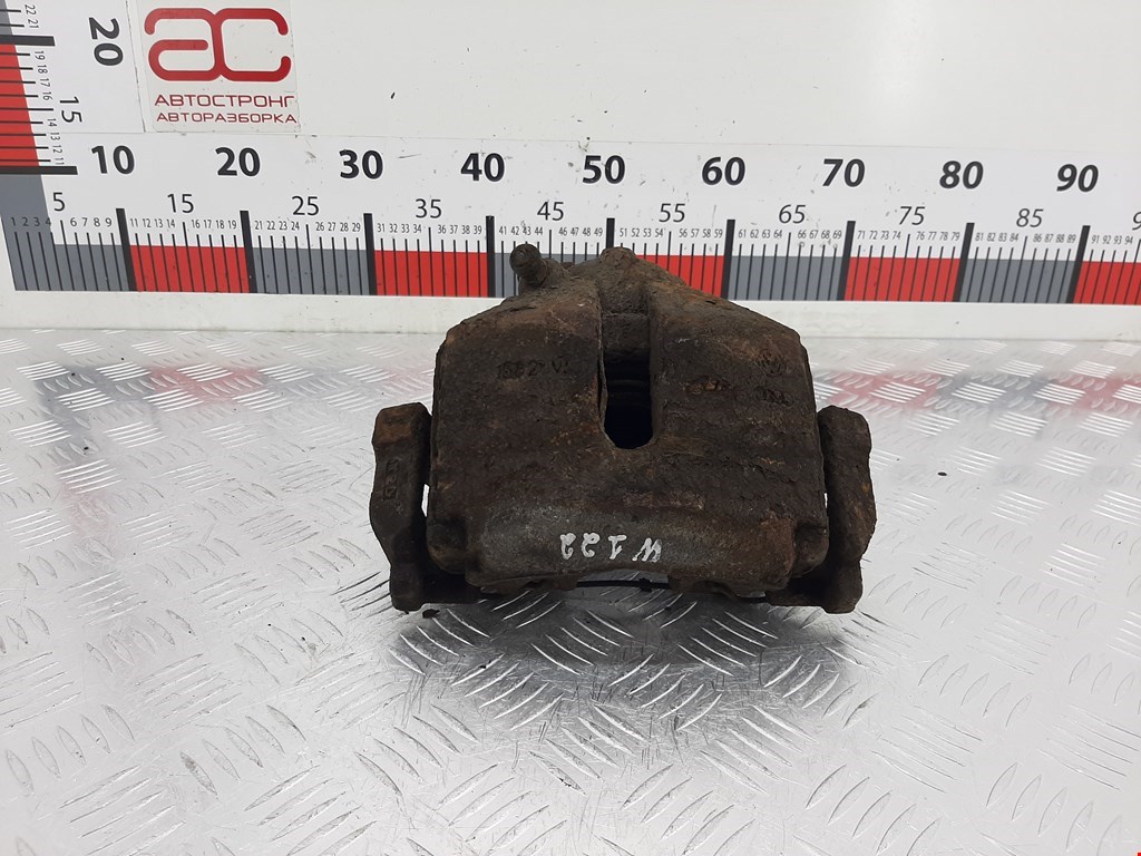 Суппорт передний правый VOLKSWAGEN Passat B6 2005-2011