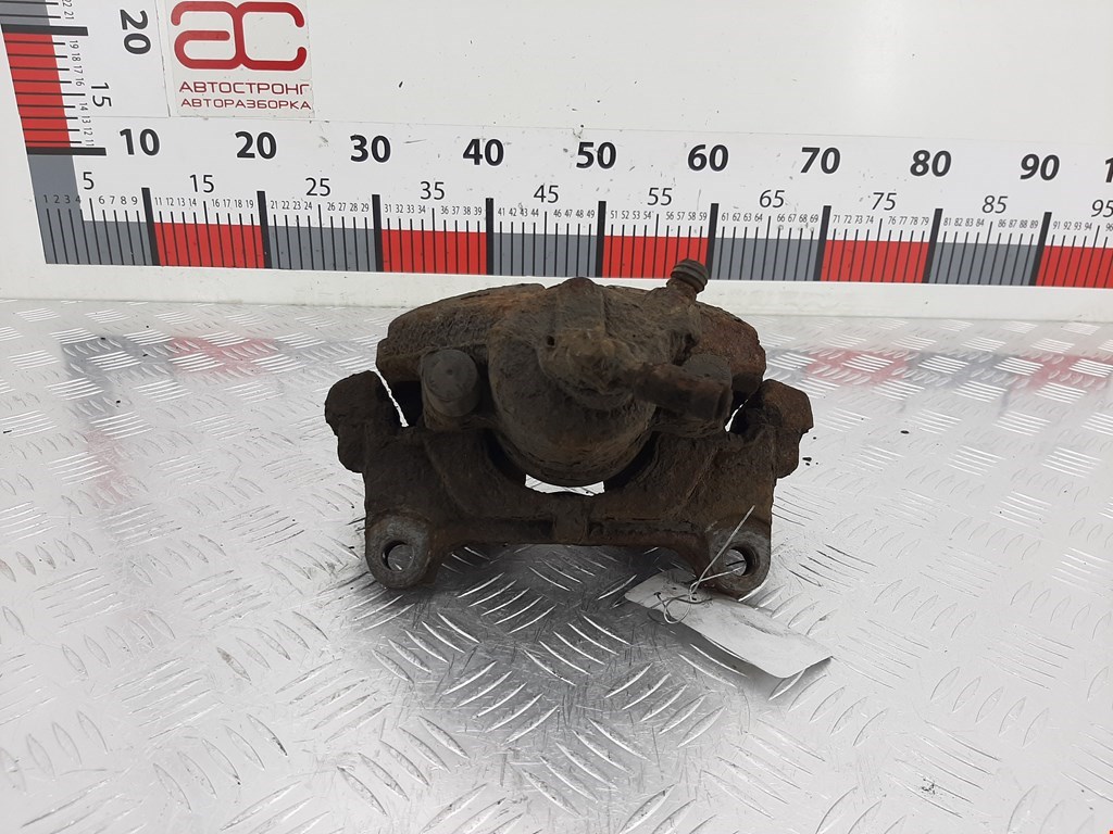 Суппорт передний правый VOLKSWAGEN Passat B6 2005-2011