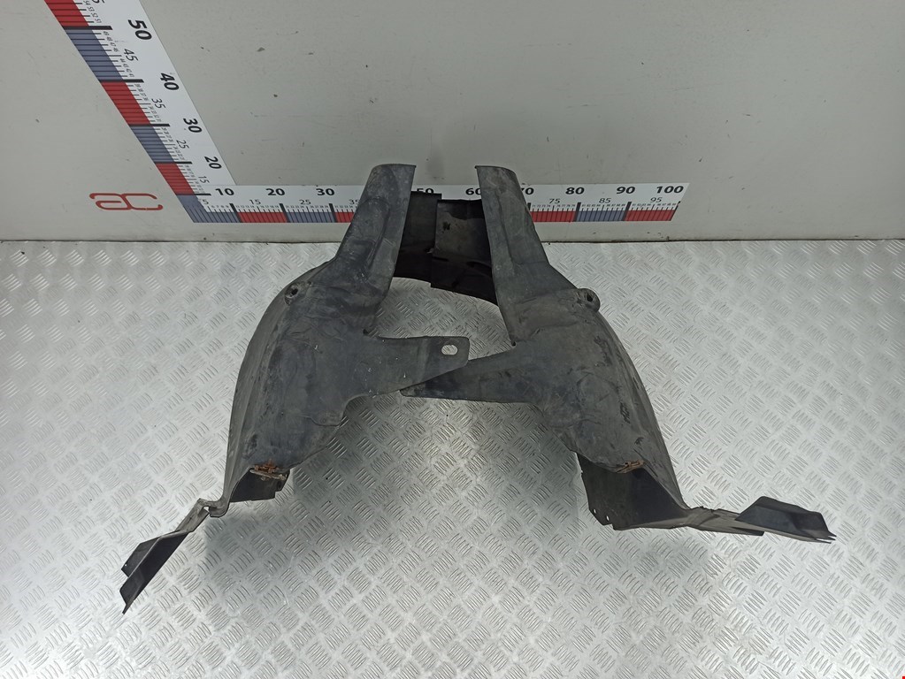 Локер (подкрылок) передний левый MERCEDES-BENZ C-Class C-klasse W204 2007-2015