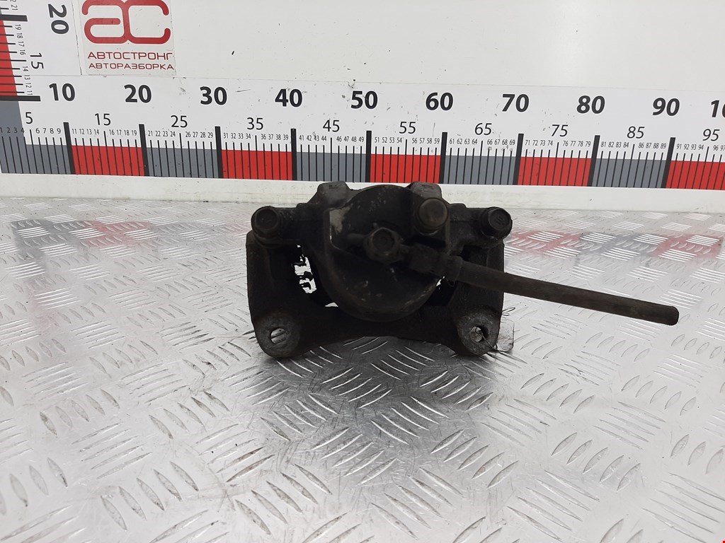 Суппорт передний правый TOYOTA Prius II XW20 2003-2012