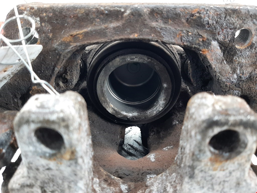 Суппорт передний правый BMW 3er E90/E91 2005-2012