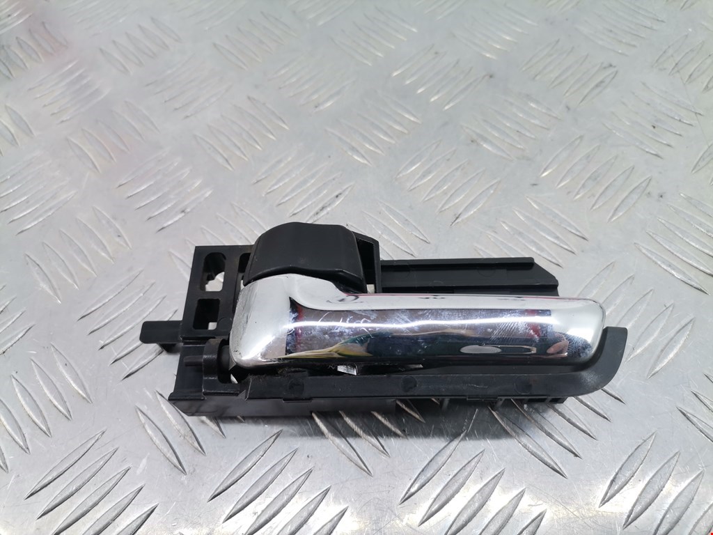 Ручка дверная передняя внутренняя левая SUZUKI SX4 2006-2014