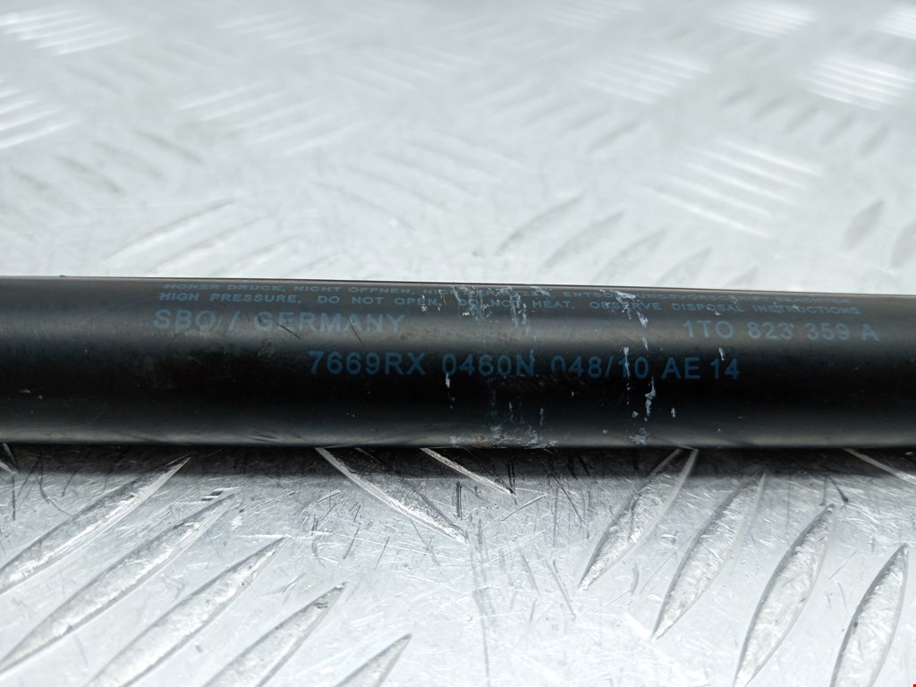 Амортизатор капота левый=правый VOLKSWAGEN Caddy III 2004-2015