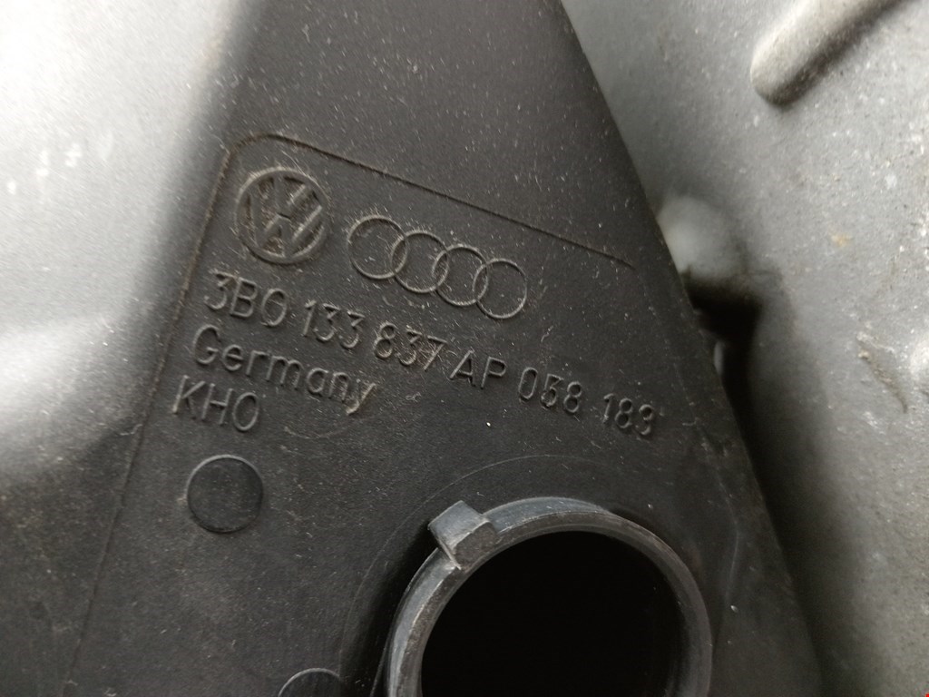 Корпус воздушного фильтра VOLKSWAGEN Passat B5 1997-2005