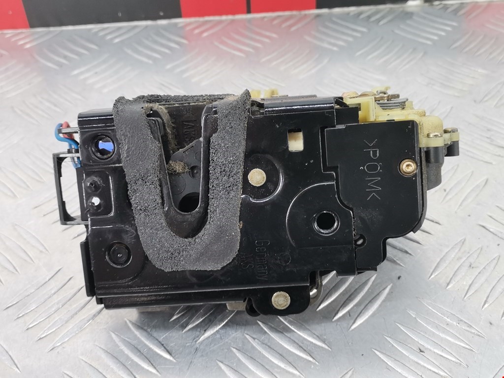 Замок двери передней правой VOLKSWAGEN Polo IV 2001-2009