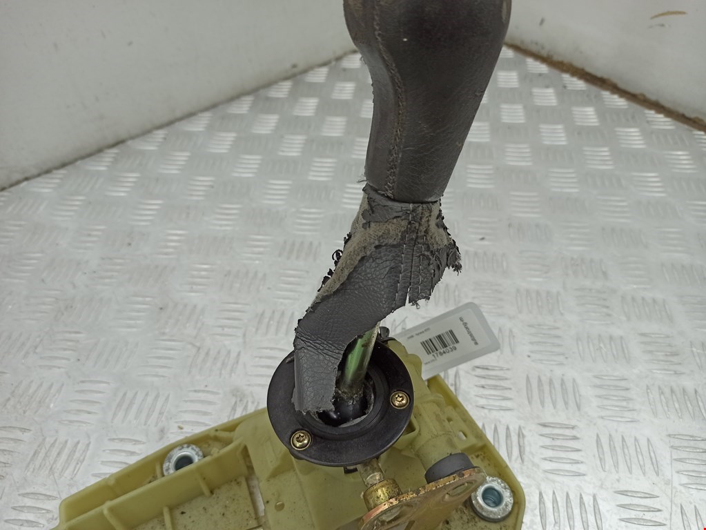 Кулиса (селектор) АКПП/МКПП в салоне VOLVO V70 II 2000-2007