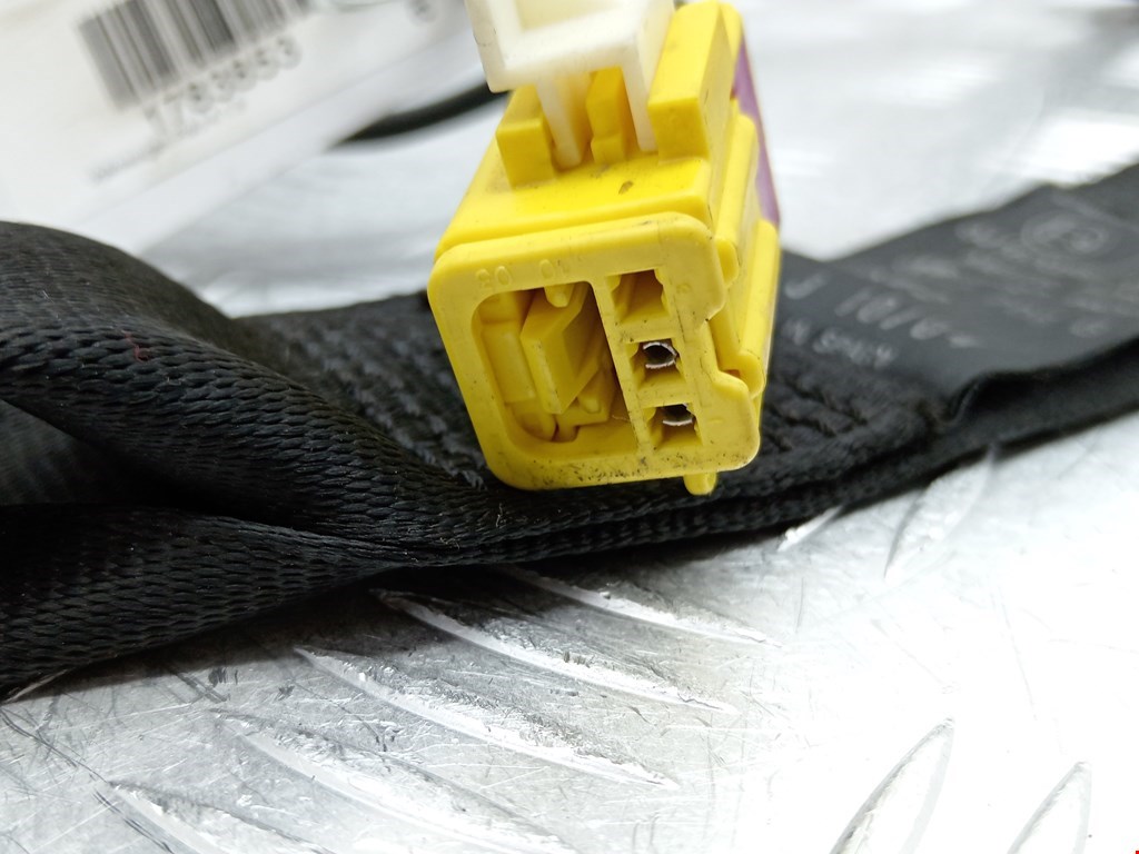 Ремень безопасности передний правый VOLKSWAGEN Polo IV 2001-2009