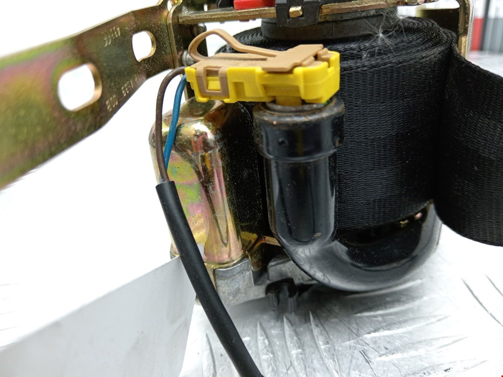 Ремень безопасности передний правый VOLKSWAGEN Polo IV 2001-2009