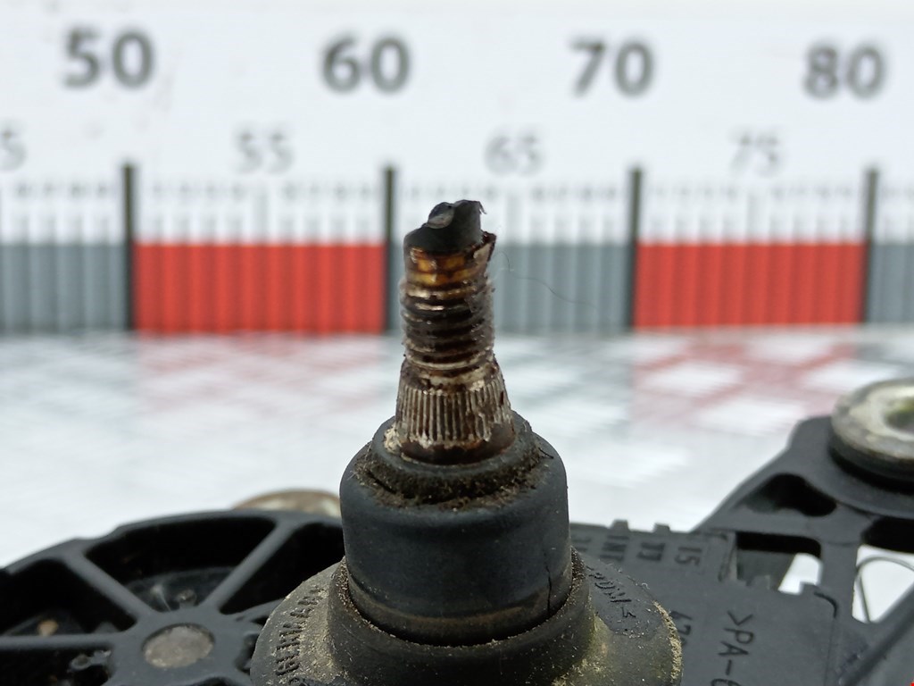 Моторчик стеклоочистителя задний AUDI A4 B5 1995-2001