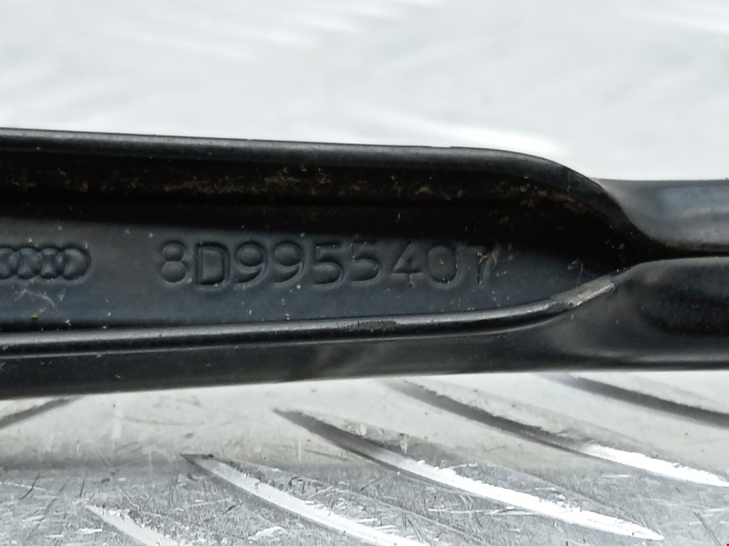 Поводок дворника задний (заднего) AUDI A4 B5 1995-2001