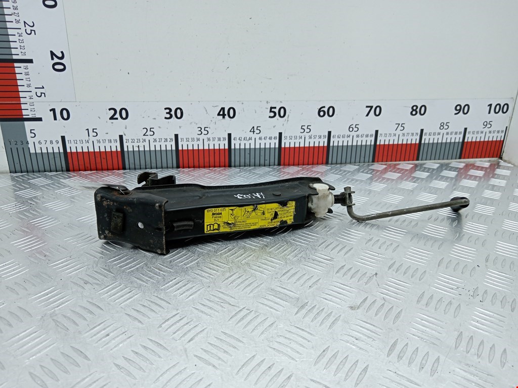 Домкрат SKODA Fabia MK1 1999-2006