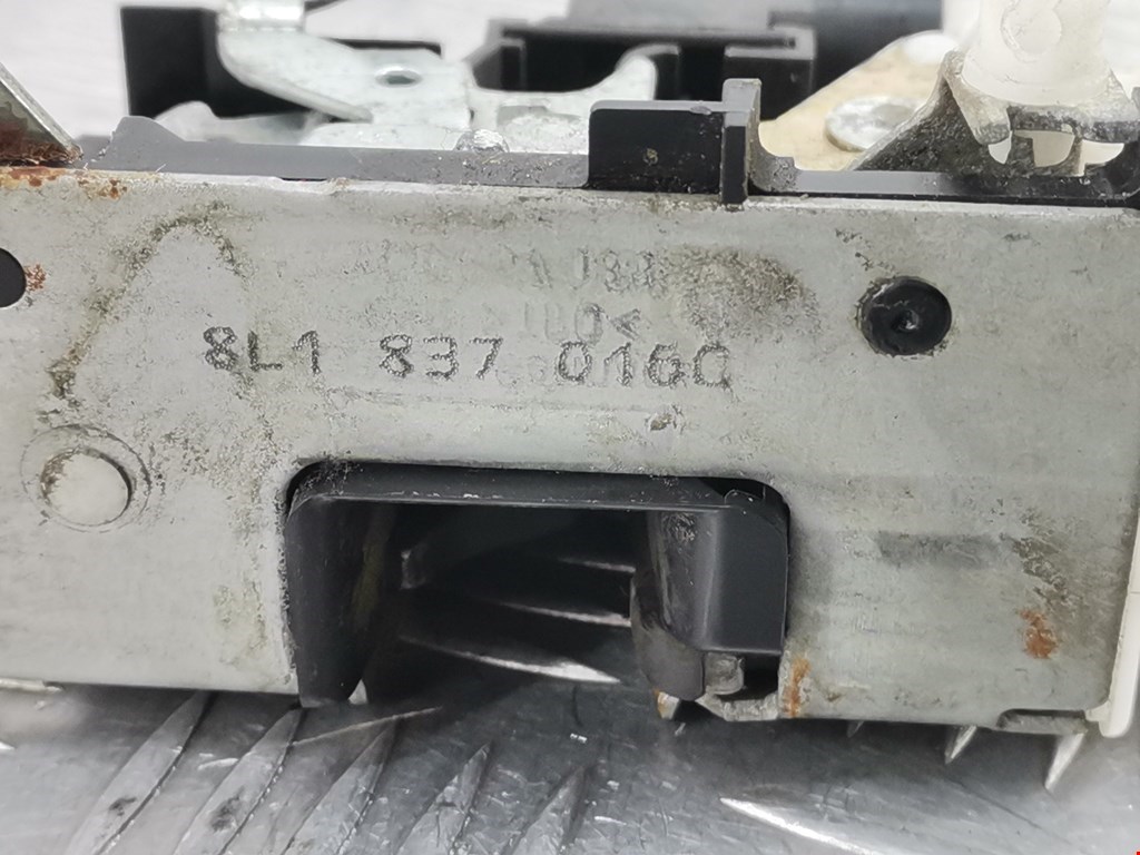 Замок двери передней правой AUDI A3 8L 1996-2003