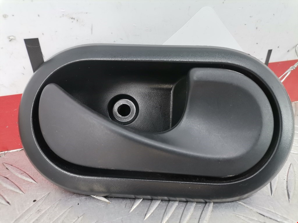 Ручка дверная передняя внутренняя правая DACIA Sandero 2008-2012